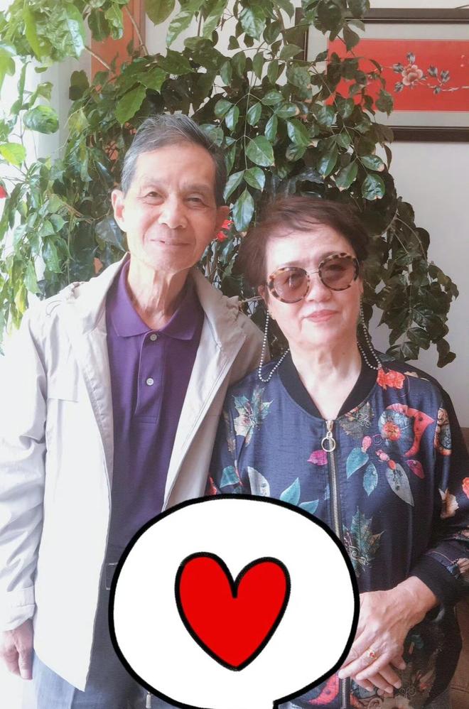 脸型和母亲神似知情人透露其父母背景PG麻将胡了亲人曝光朱媛媛全家福！(图5)